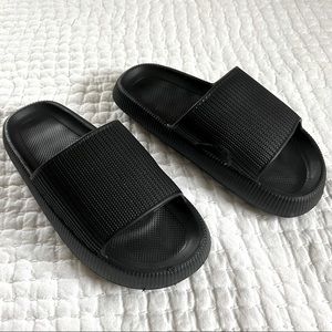 Cloud Cushion Slides or Sandals Size 38/39